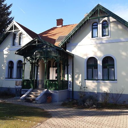 Szalay Villa Veszprém Buitenkant foto