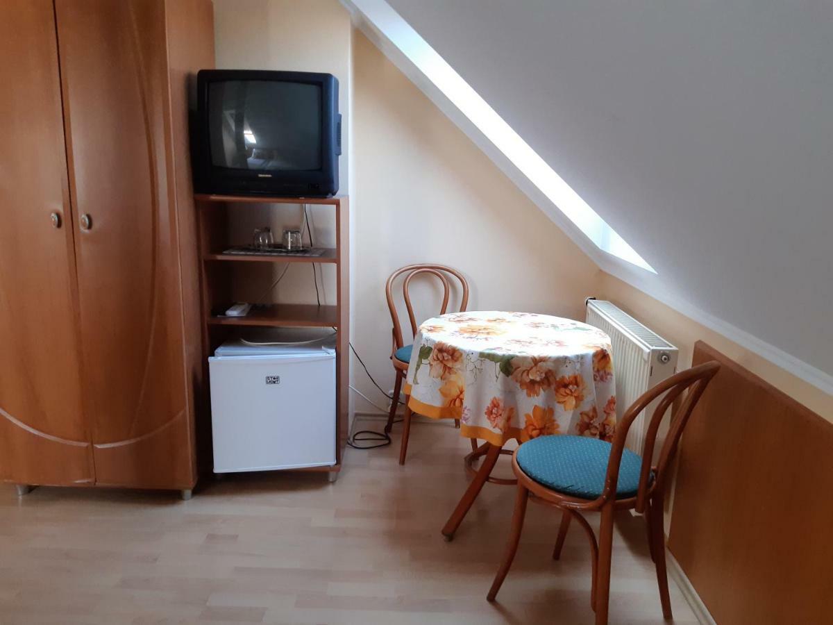 Szalay Villa Veszprém Buitenkant foto