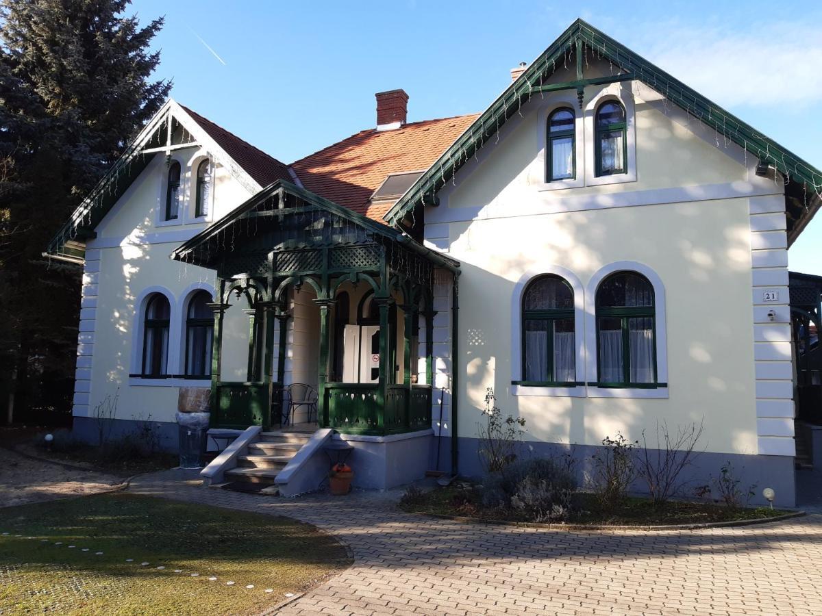 Szalay Villa Veszprém Buitenkant foto
